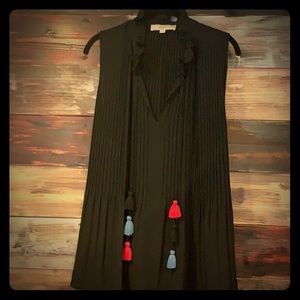 Loft pleated sleeveless blouse